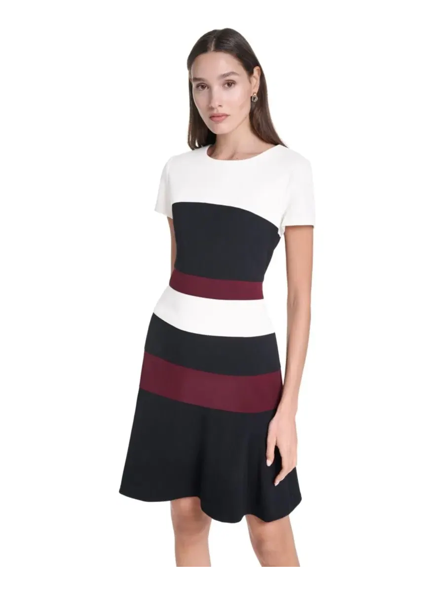 Платье-футляр из стрейч-крепдешина Petite Scuba Crepe Sheath Dress Tommy Hilfiger — изображение 2 из 5, слоновая кость/черный