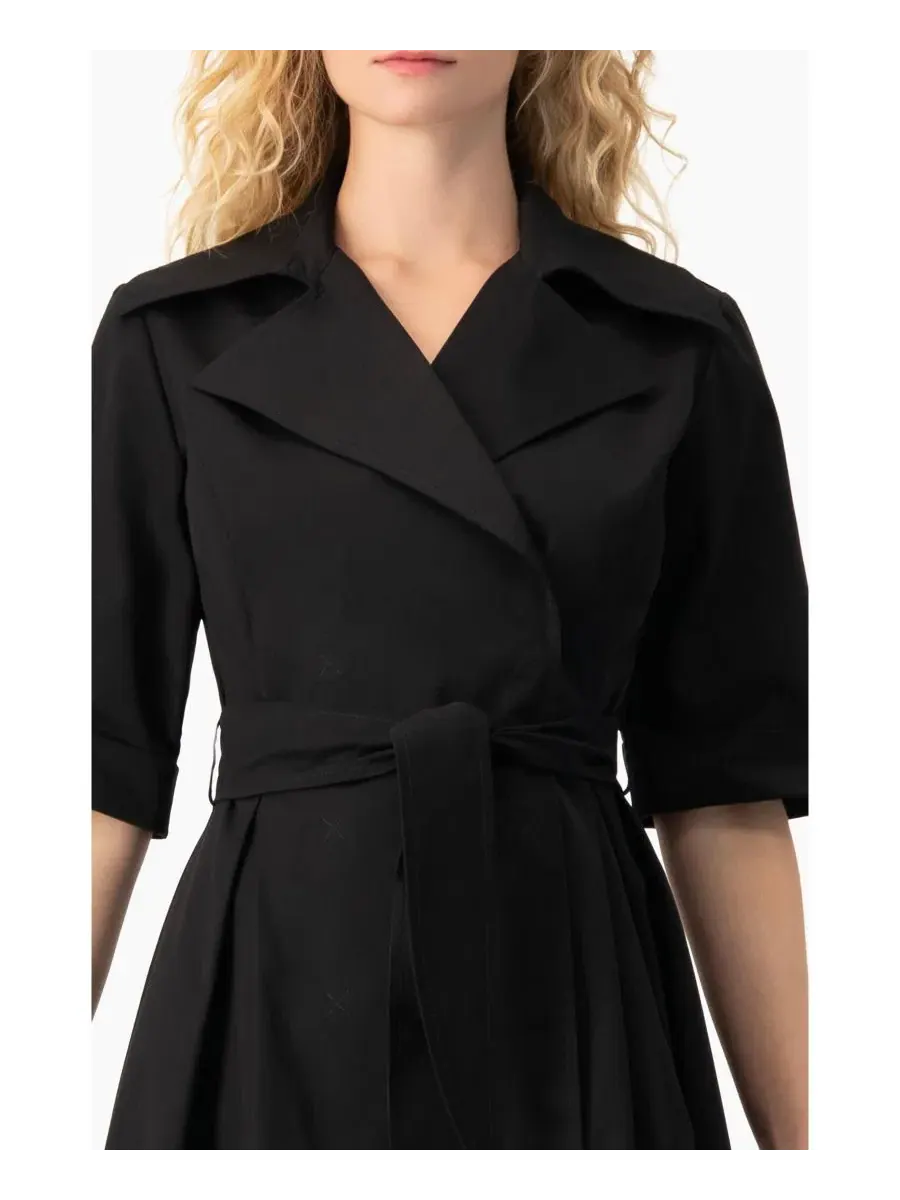 Платье-рубашка с поясом на талии, с коротким рукавом, модель Belted Collared Short-Sleeve Ivonne — изображение 5 из 6, черный