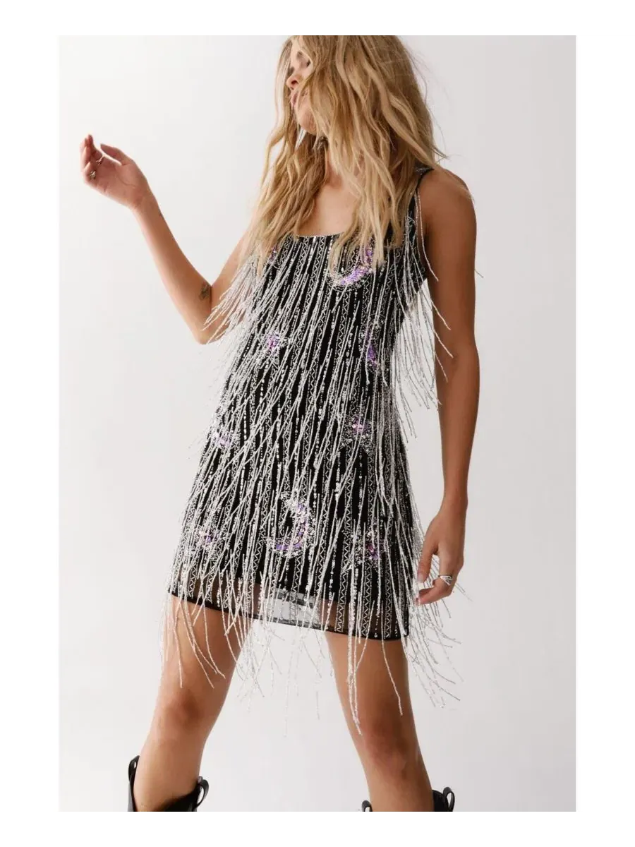 Платье мини с пайетками и бахромой, модель Limited Moon And Star Sequin Tassel Nasty Gal — изображение 2 из 4, черный