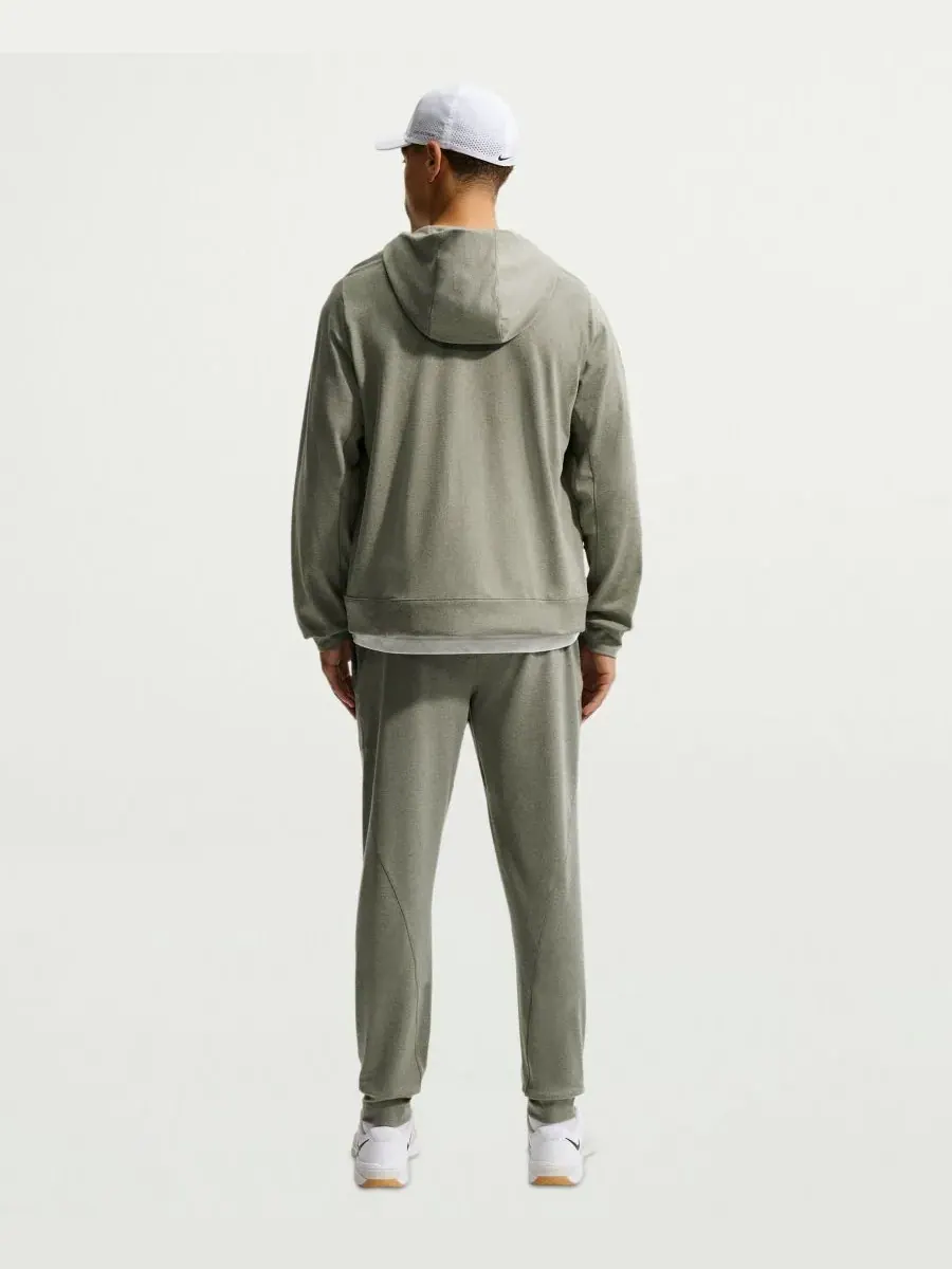 Мужские спортивные брюки Primary NanoKnit Dri-FIT с защитой от УФ-излучения Nike, светлый-army — изображение 4 из 4