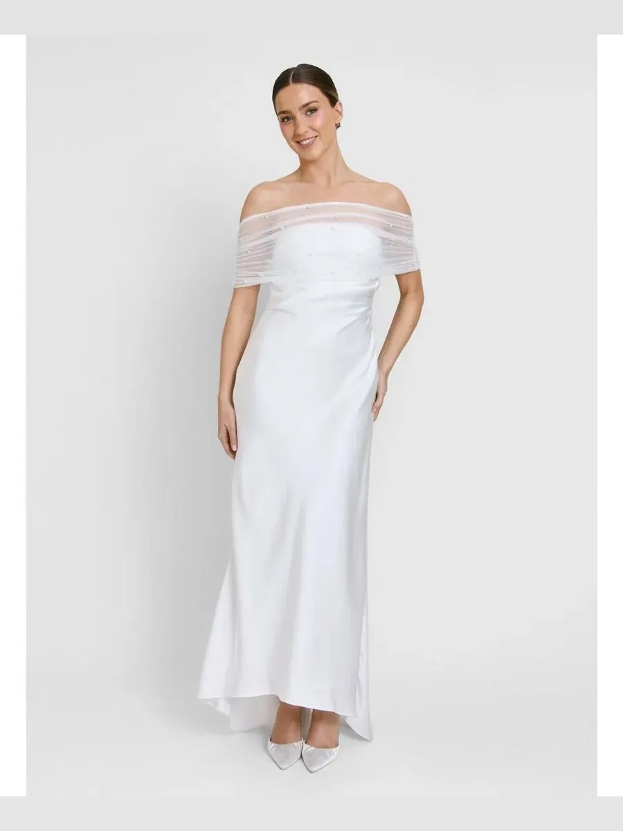 Платье миди с открытыми плечами, с бисерной отделкой, Bardot Detail Beaded Satin Midaxi Six Stories — изображение 1 из 7