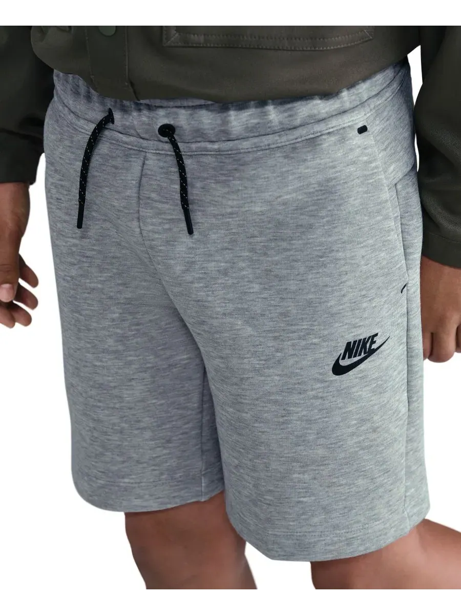 Детские спортивные флисовые шорты Sportswear Tech Fleece Shorts для мальчиков 8-20 лет Nike — изображение 4 из 5