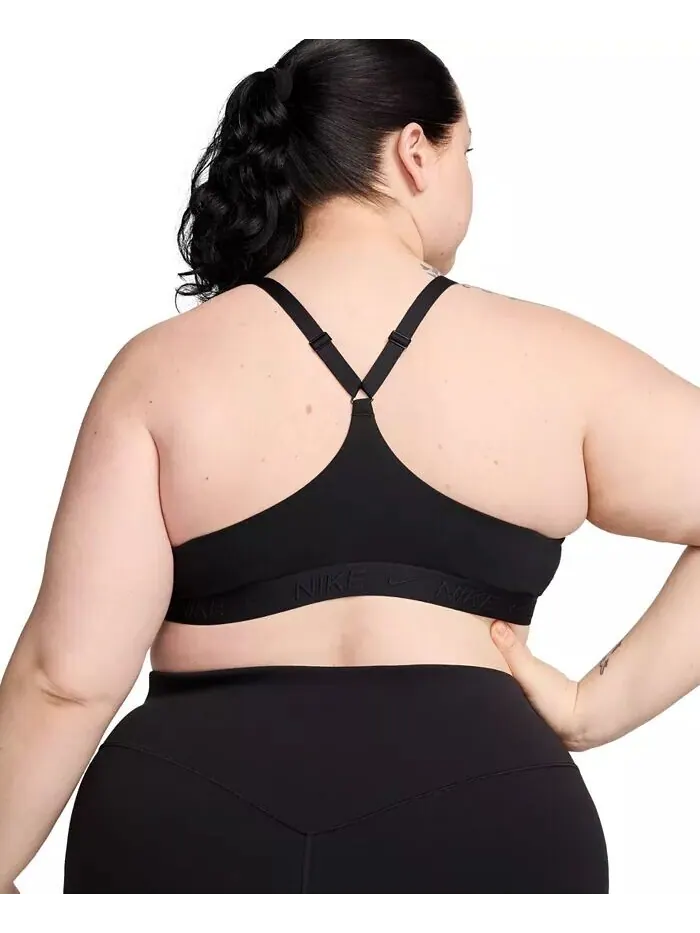 Спортивный бюстгальтер Indy Low Impact с подкладкой Plus Size Nike — изображение 2 из 7, черный/черный