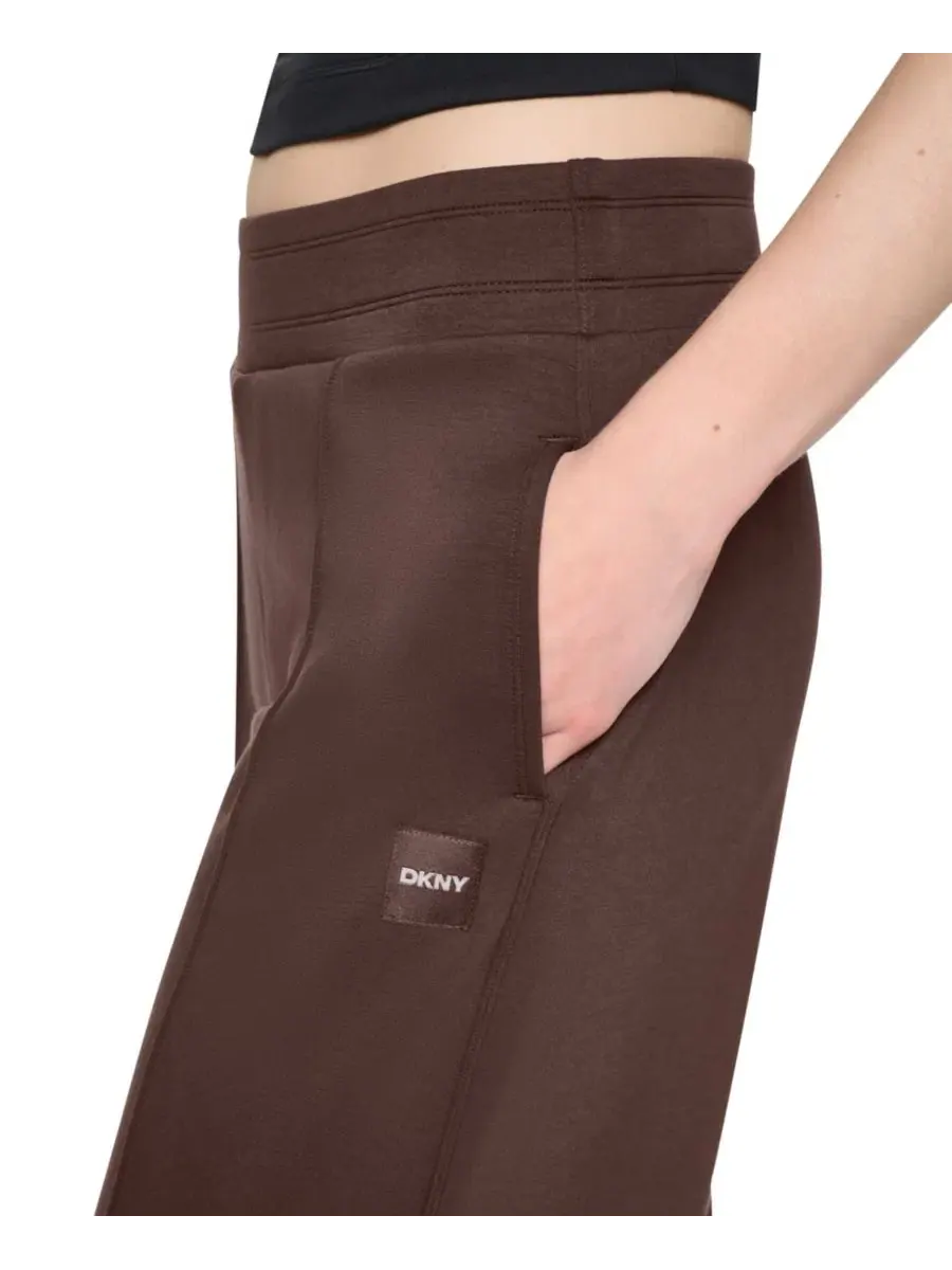 Брюки широкие с защипами DKNY Sport — изображение 3 из 4, эспрессо