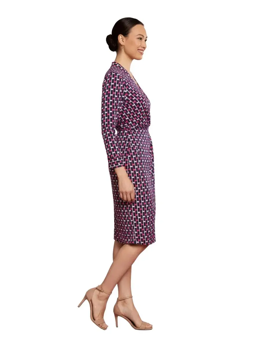 Платье-футляр с ложной драпировкой Petite Faux Wrap Midi Dress London Times — изображение 2 из 4, розовый/темно-синий