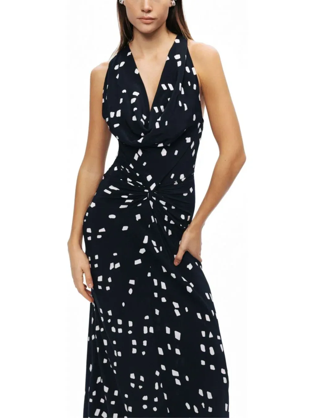 Женское платье макси с принтом, модель Printed Halter Neck Maxi Dress NOCTURNE — изображение 3 из 8, мульти