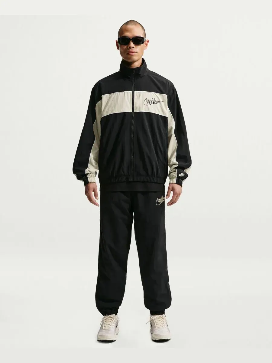 Легкие брюки Men's Sportswear Club Nike — изображение 1 из 8, черный/светлый хаки