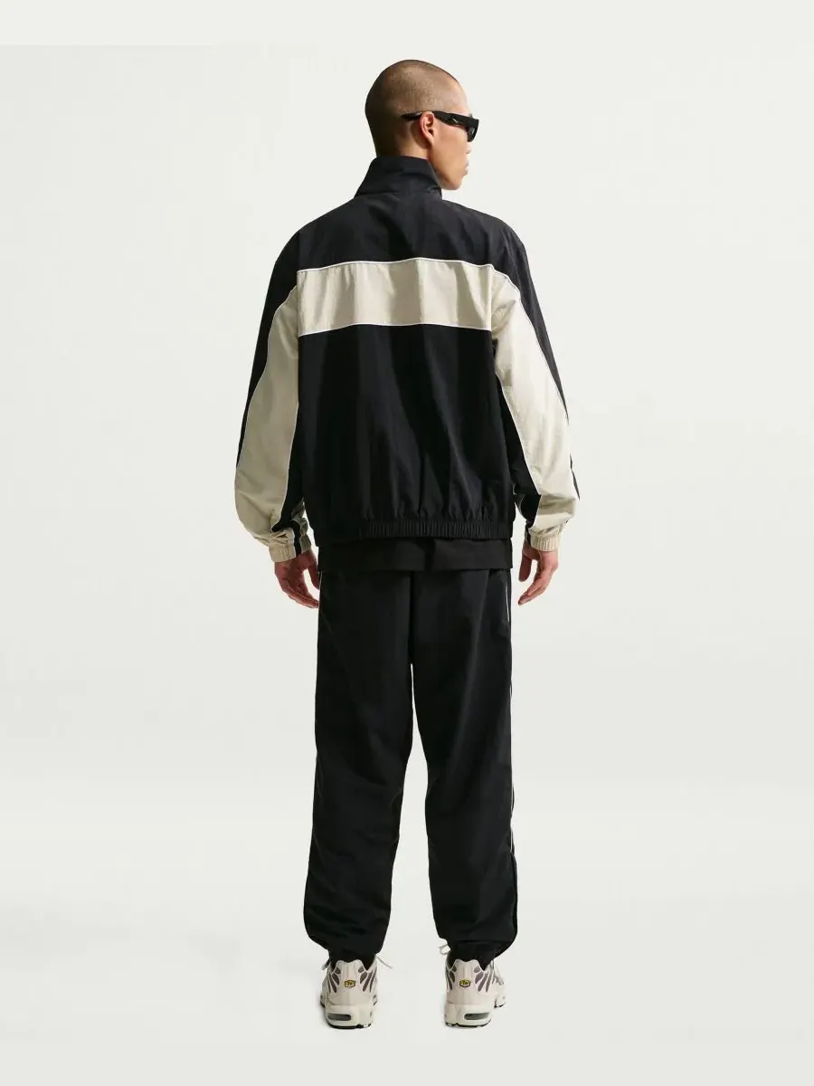 Легкие брюки Men's Sportswear Club Nike — изображение 8 из 8, черный/светлый хаки