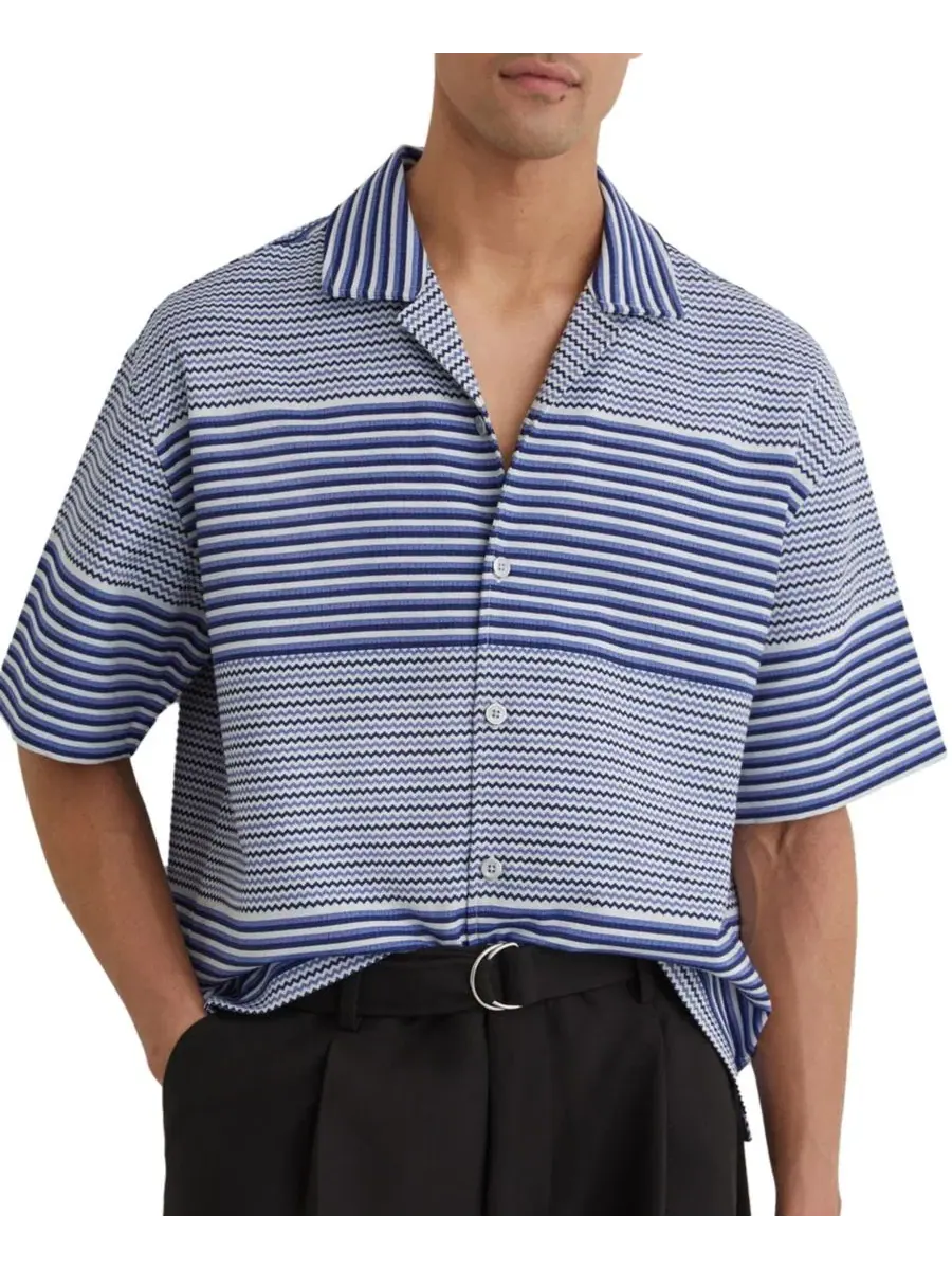 Рубашка с кубинским воротником Solstice Stripe Placement REISS — изображение 2 из 5, яркий синий