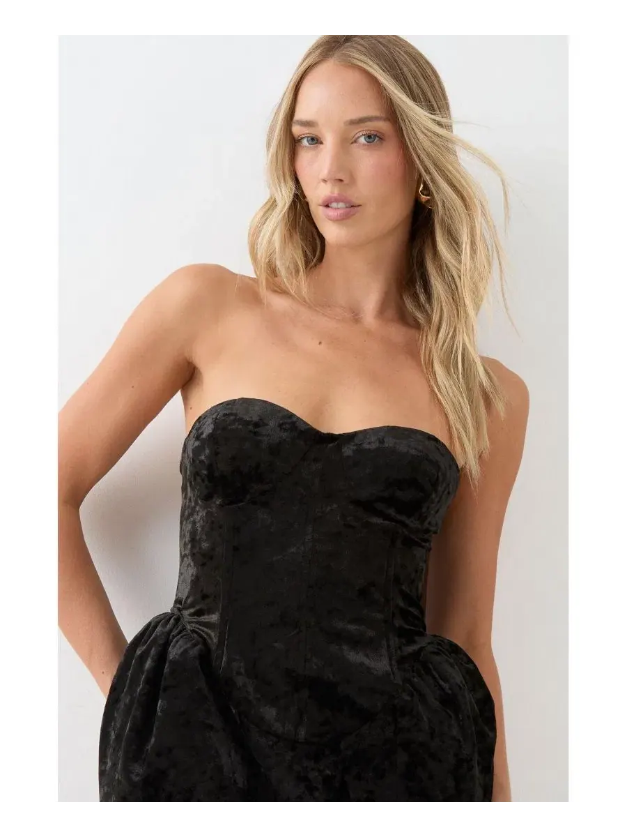 Платье мини из велюра с фонарной юбкой, без рукавов, Bonded Velvet Lantern Skirt Mini Dress MissPap — изображение 4 из 4