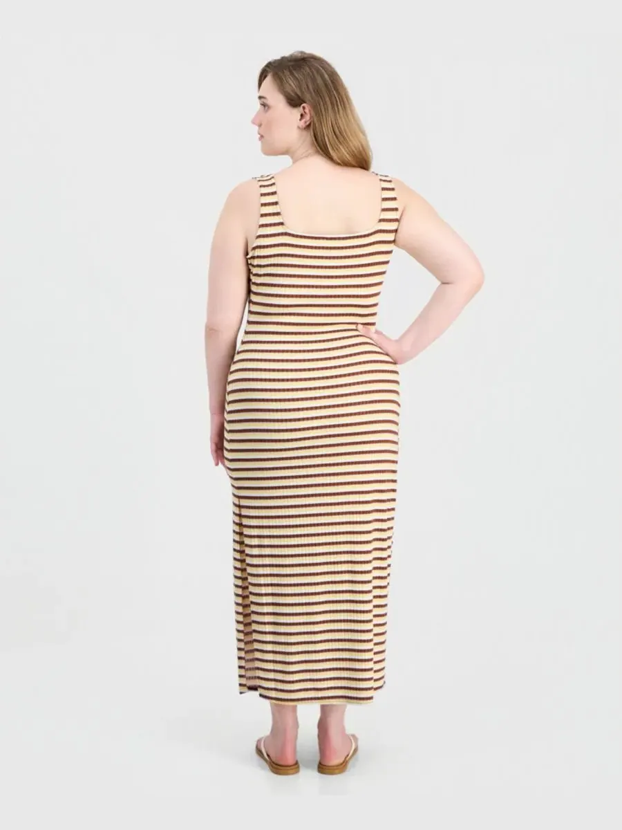 Платье-макси без рукавов с принтом в полоску, модель Trendy Plus Size Printed Ribbed Knit — изображение 5 из 5, белый/желтый