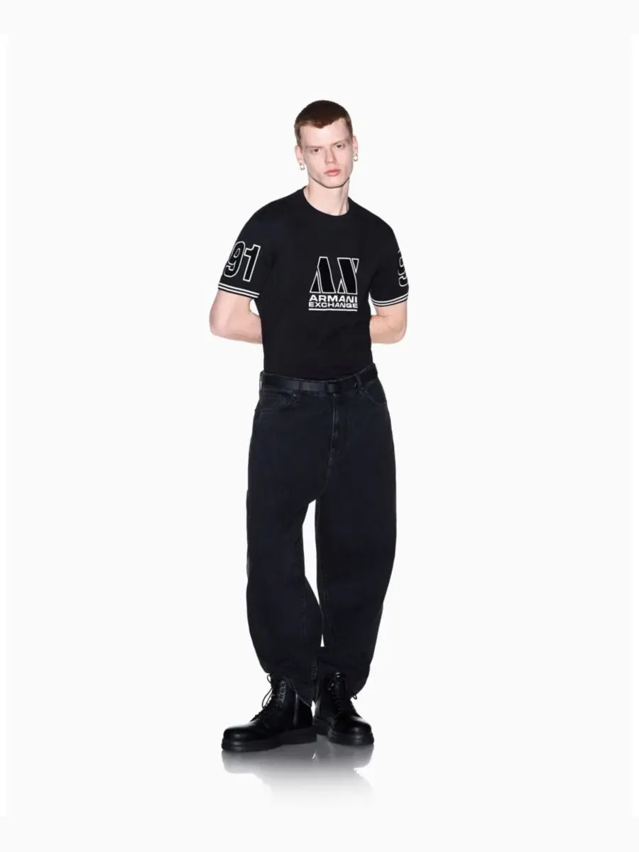 Футболка с принтом Multi Badge A|X Armani Exchange — изображение 6 из 8, черный