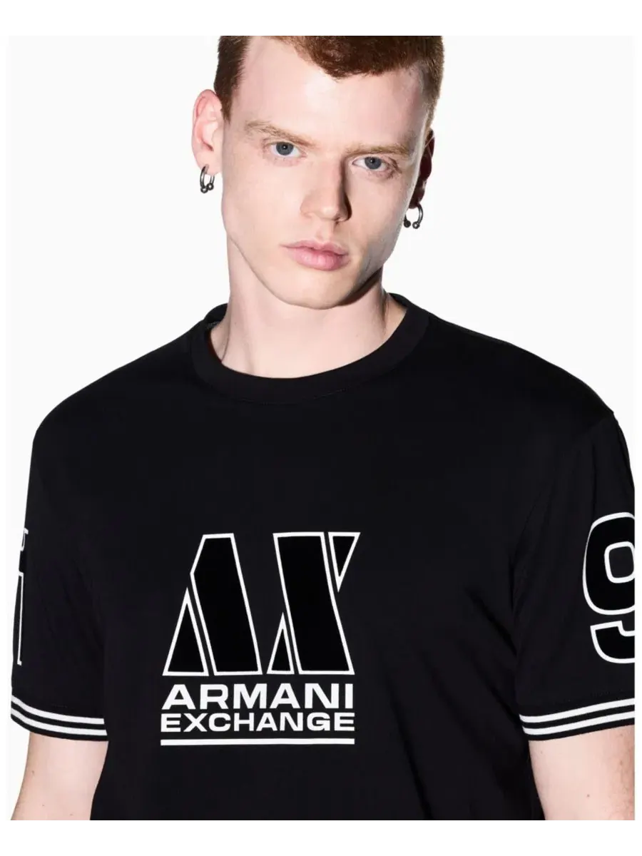 Футболка с принтом Multi Badge A|X Armani Exchange — изображение 8 из 8, черный