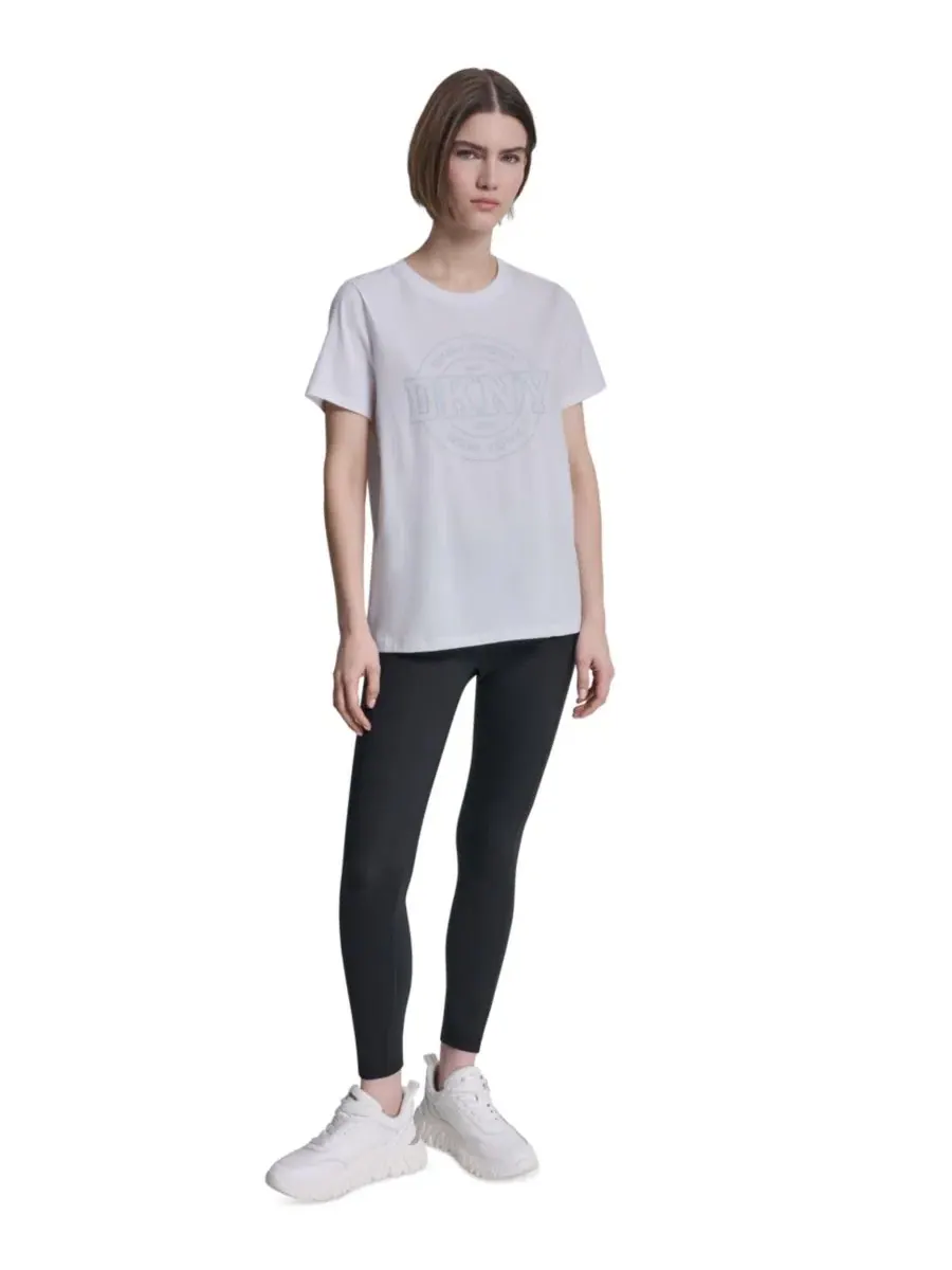 Женская футболка с логотипом университетской медали DKNY Sport — изображение 2 из 5, белый