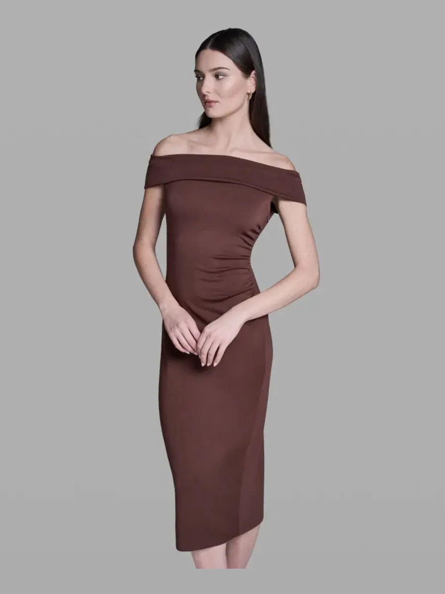 Платье-миди без рукавов с боковой драпировкой BCBG, Espresso Dusk — изображение 2 из 5, бежевый