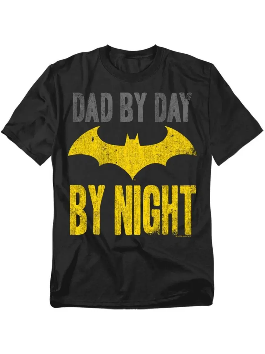 Футболка с принтом Dad By Day Batman — изображение 1 из 3, черный