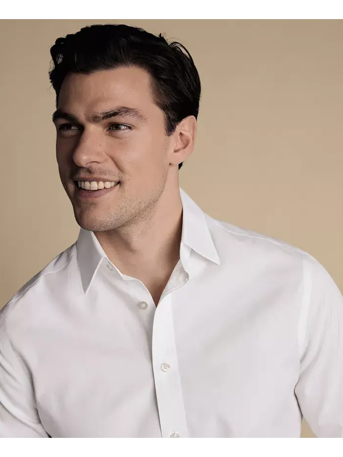 Мужская рубашка из поплина Slim-Fit Charles Tyrwhitt — изображение 2 из 3, белый