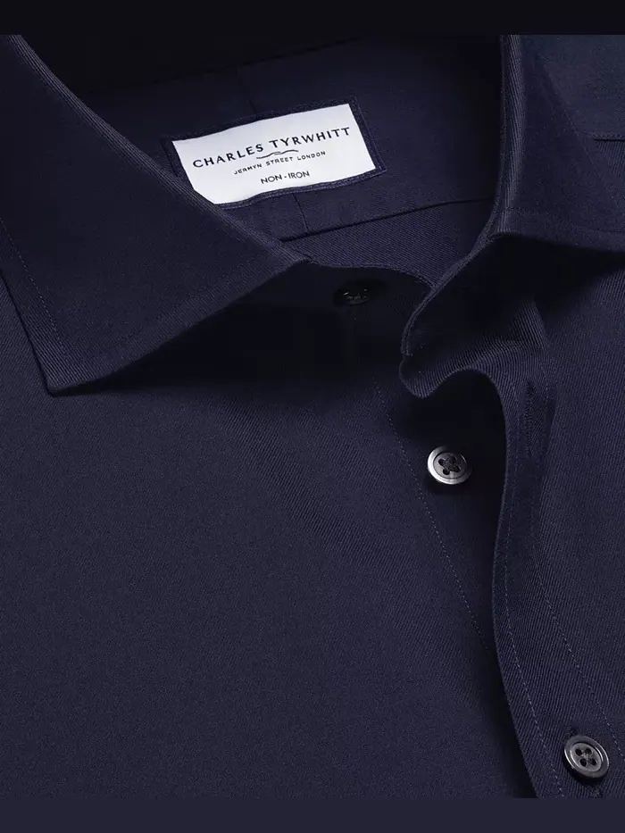 Мужская классическая рубашка Slim-Fit из несминаемого твила Charles Tyrwhitt — изображение 4 из 4, темно-синий