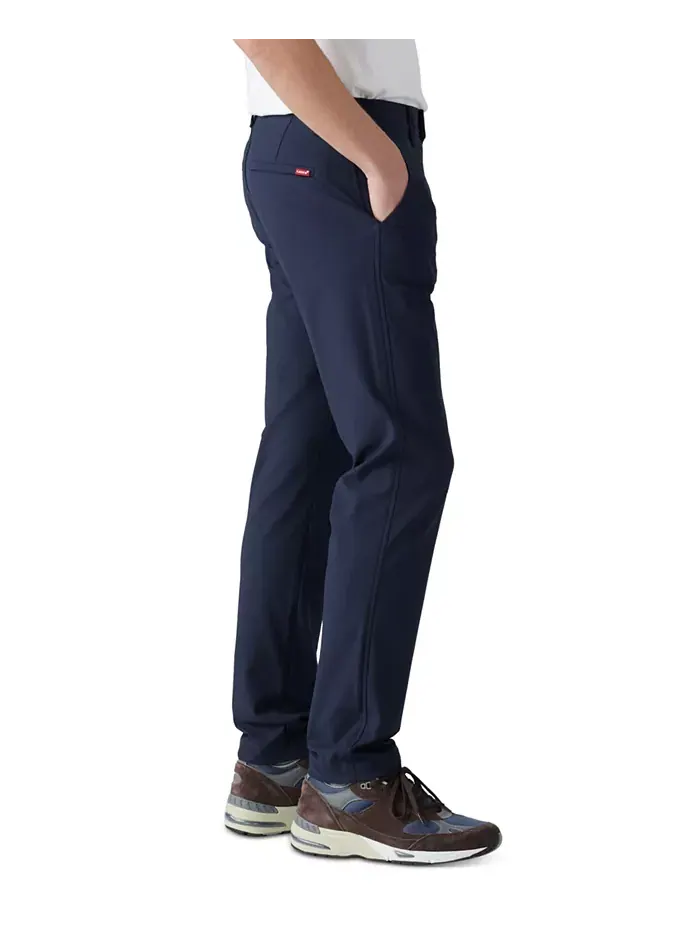 Мужские классические брюки XX Standard Tapered Fit Flex-Tech Chino Levi's — изображение 3 из 4, темно-синий