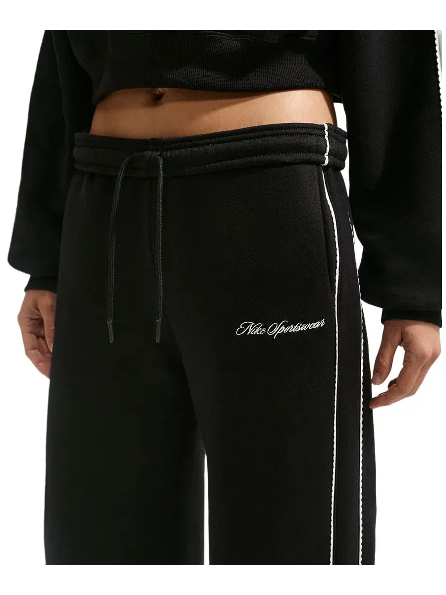 Брюки для женщин Nike Studio Fleece, свободный крой, широкие штанины — изображение 4 из 8, черный