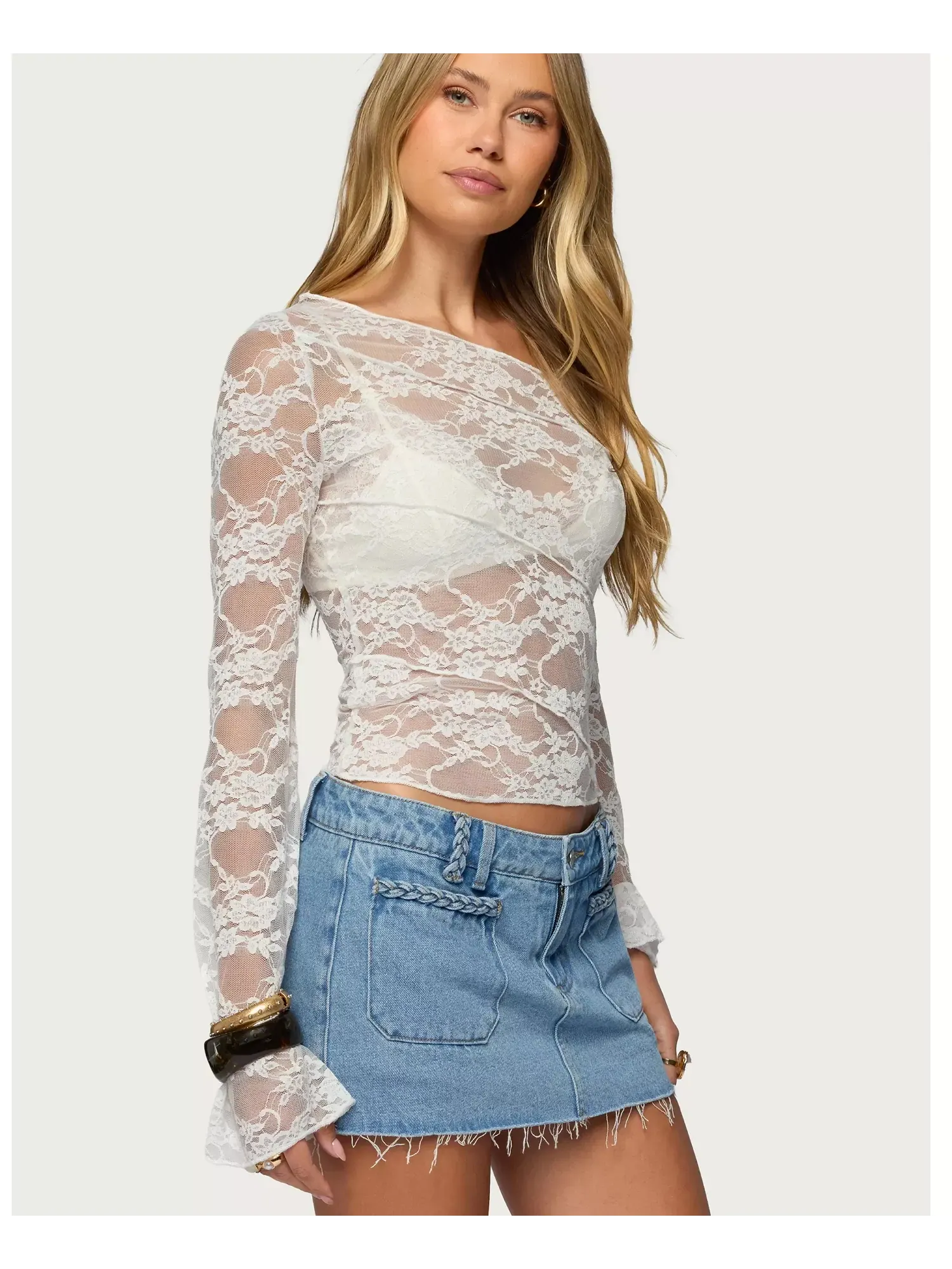 Топ Edikted Stitched Sheer Lace Off Shoulder — изображение 4 из 5, белый