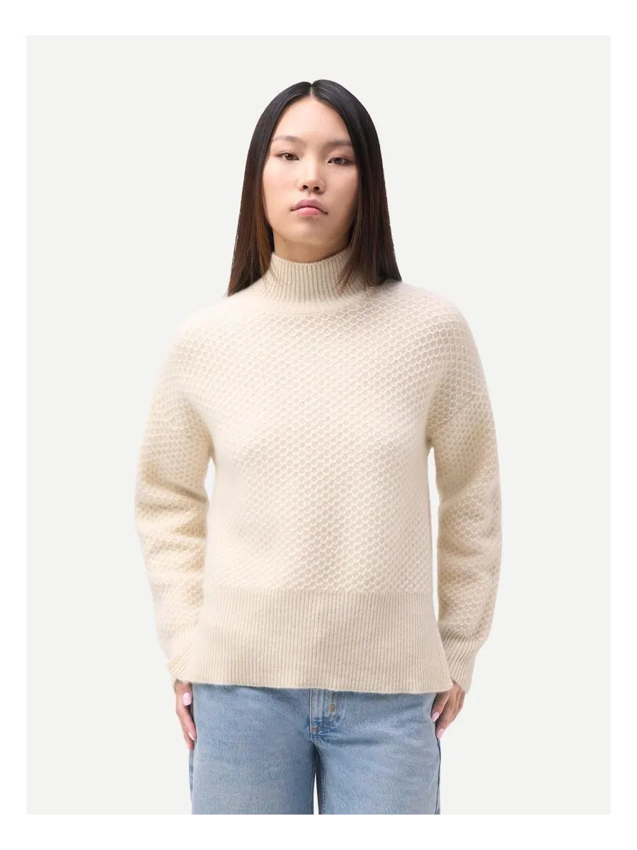 Женский свитер с высоким воротником из монгольского кашемира Gobi Cashmere — изображение 1 из 6, светлый бежевый
