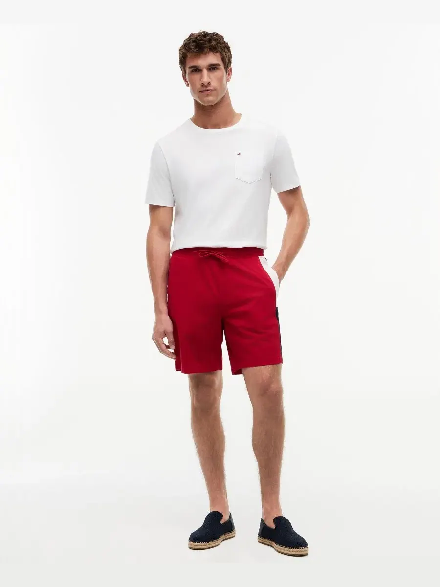Мужские шорты Dover 20 см , стандартного кроя, из поплина с логотипом Tommy Hilfiger — изображение 2 из 4, красный