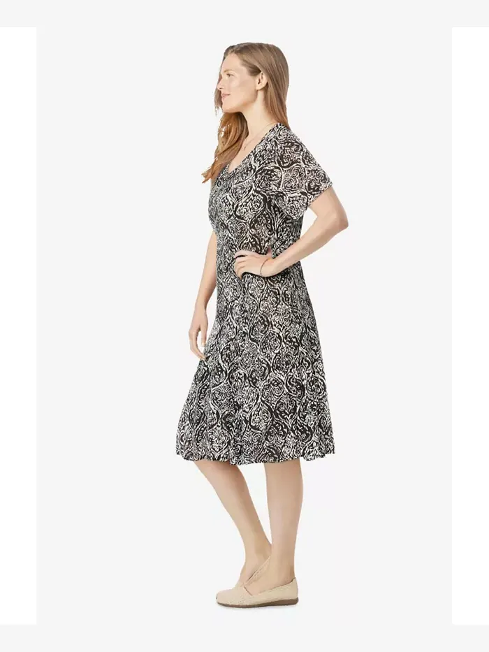 Короткое платье Plus Size с жатым эффектом Woman Within — изображение 3 из 5, черный
