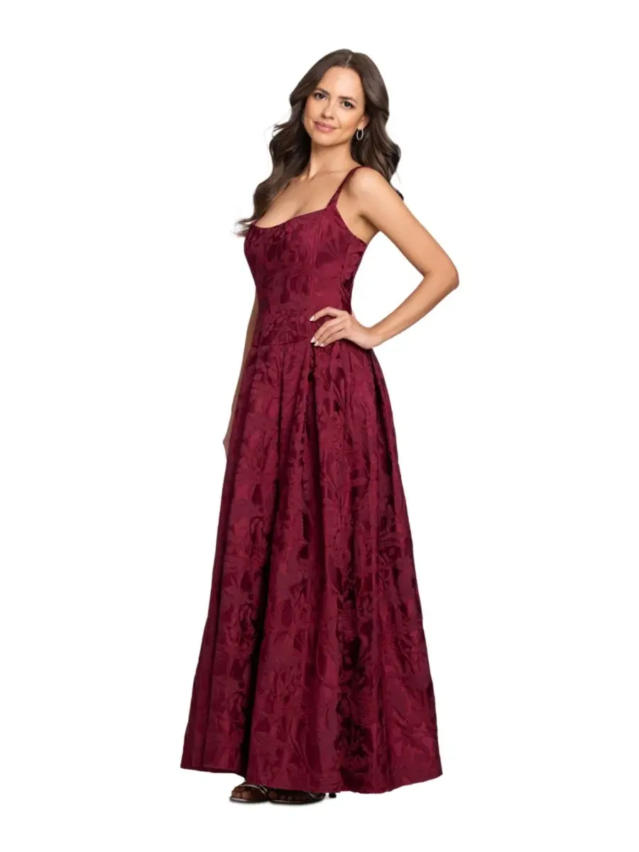 Платье-трапеция с цветочным жаккардом, модель Floral A-Line Gown Betsy & Adam — изображение 2 из 5, бордовый