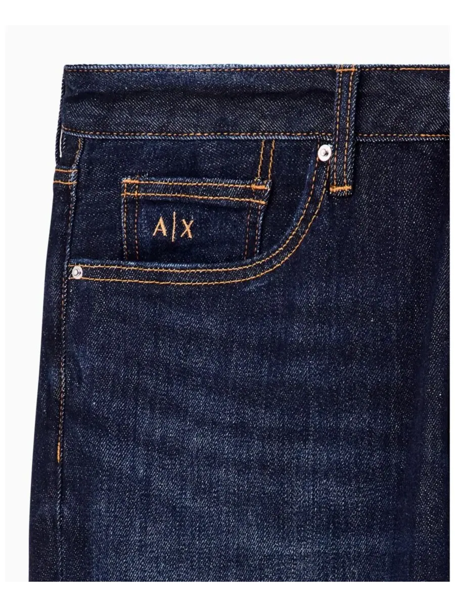 Джинсы slim-fit из поли-хлопкового денима с синей стиркой A|X Armani Exchange — изображение 3 из 3