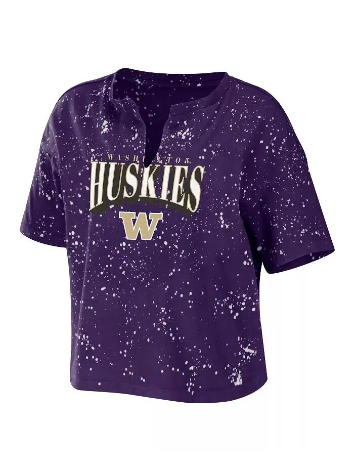Женская фиолетовая футболка Washington Huskies Bleach Wash Splatter с вырезом-надрезом WEAR by Erin — изображение 3 из 3