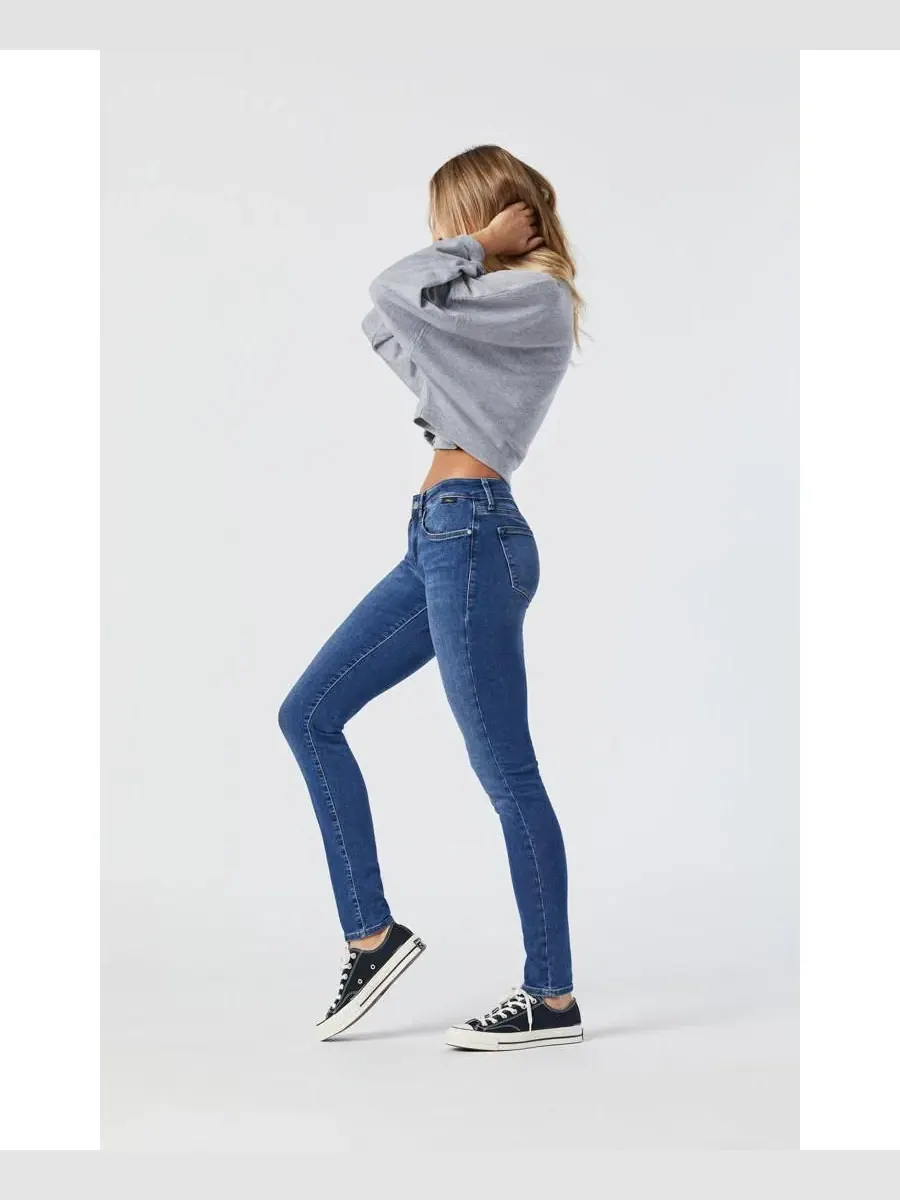 Женские джинсы Alexa Mid Rise Skinny из средне-мягкого денима Mavi Jeans — изображение 2 из 3, синий