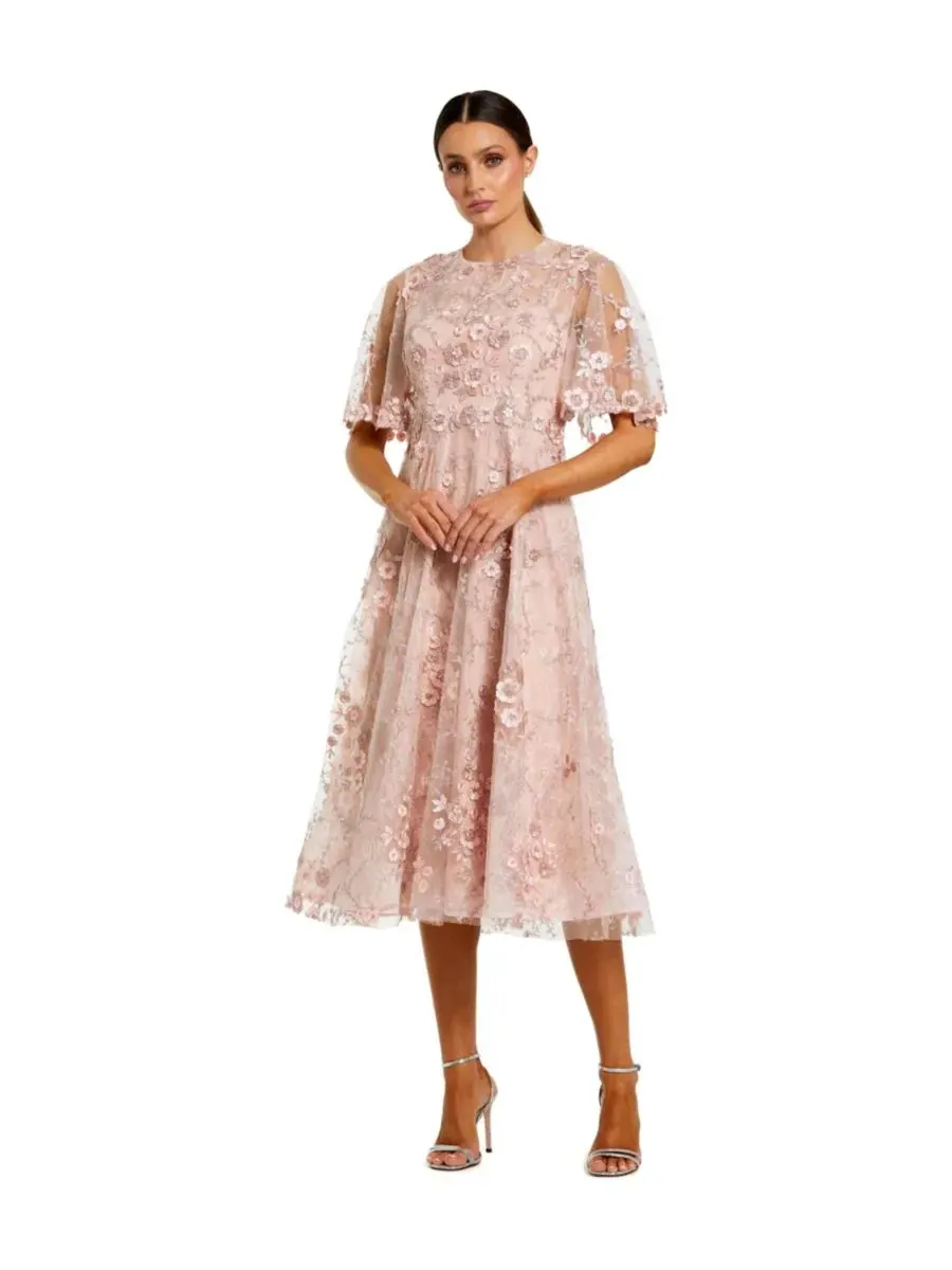 Платье-миди с вышивкой, с рукавами-фонариками, Petite Flutter Sleeve Embroidered Midi Dress Mac