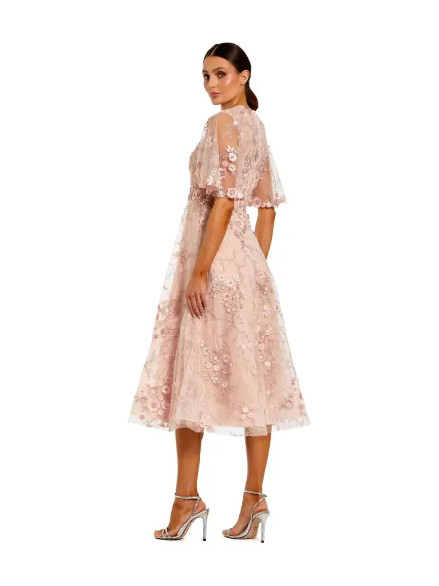 Платье-миди с вышивкой, с рукавами-фонариками, Petite Flutter Sleeve Embroidered Midi Dress Mac — изображение 2 из 3