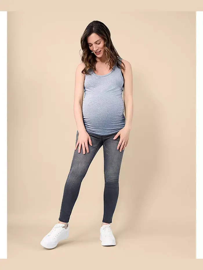 Женская майка для беременных с круглым вырезом и сборками по бокам - Motherhood Maternity — изображение 2 из 4, черный белый