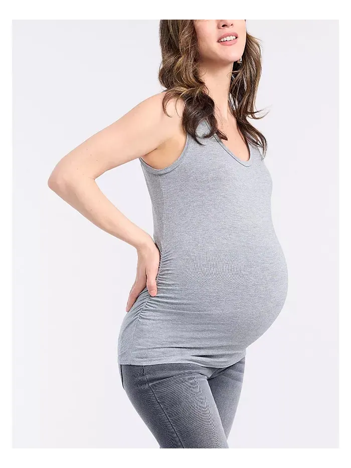 Женская майка для беременных с круглым вырезом и сборками по бокам - Motherhood Maternity — изображение 4 из 4, черный белый