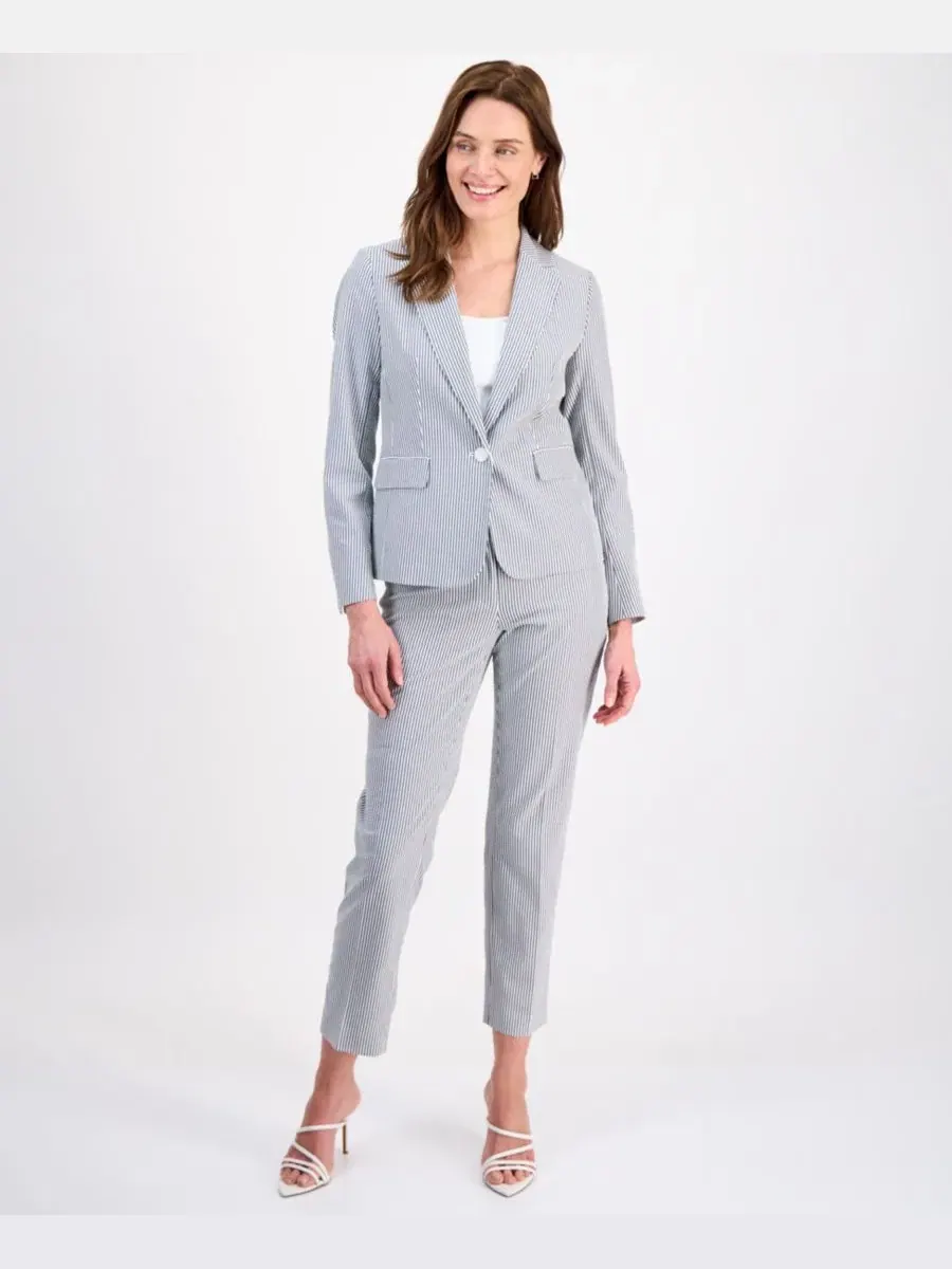 Женский брючный костюм из ткани сирсакер с длинными рукавами Le Suit