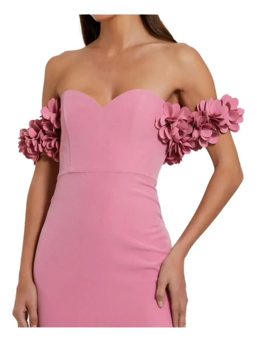 Mac Duggal Женское платье из крепа с открытыми плечами и объемными цветами — изображение 3 из 3, розовый