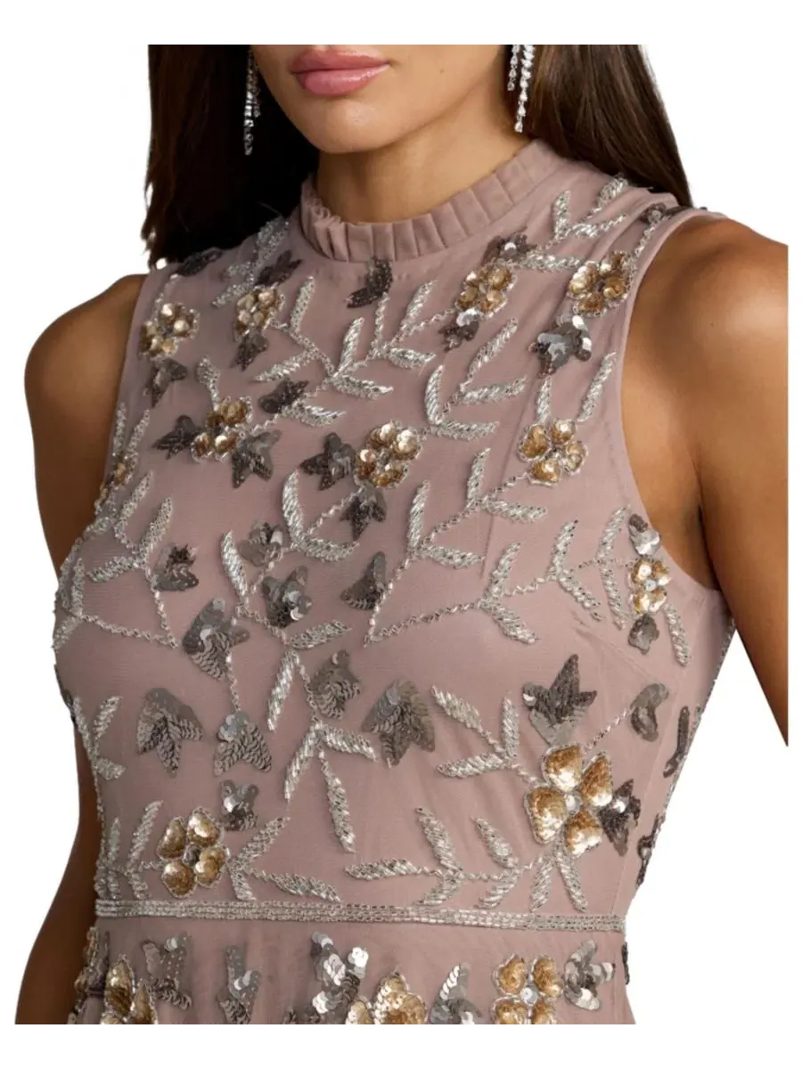 Платье миди с пайетками и рюшами, без рукавов, модель Embellished High Neck Butterfly Sleeve Gown — изображение 3 из 3, тауп