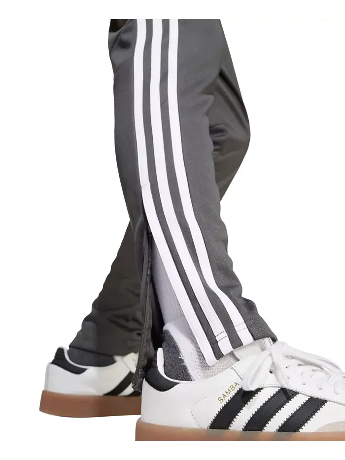 Брюки для тренировок Tiro 25 Essentials для мальчиков старшего возраста adidas — изображение 3 из 4, серый белый