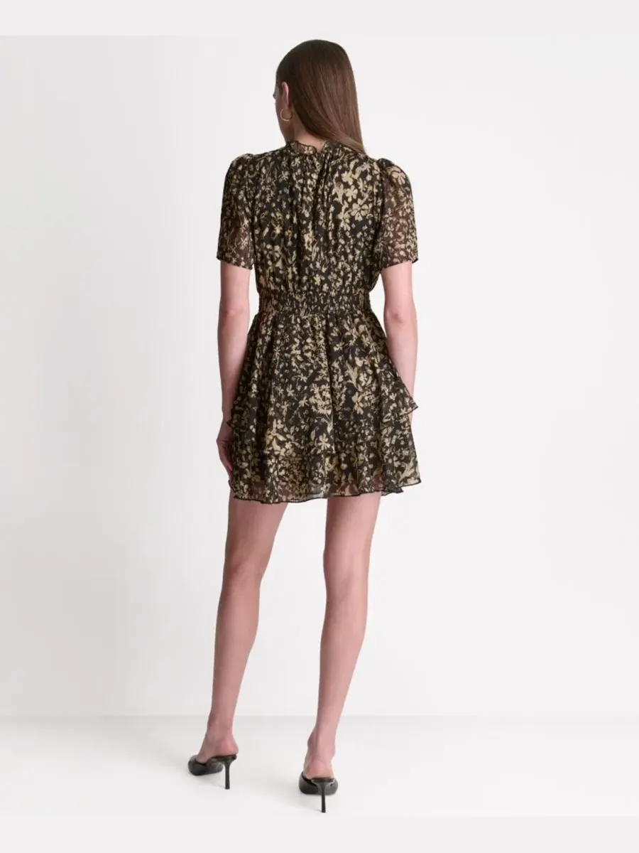 Платье с коротким рукавом-фонариком, с принтом, модель Printed Puff Short-Sleeve Mock-Neck BCBG — изображение 7 из 7, бежевый