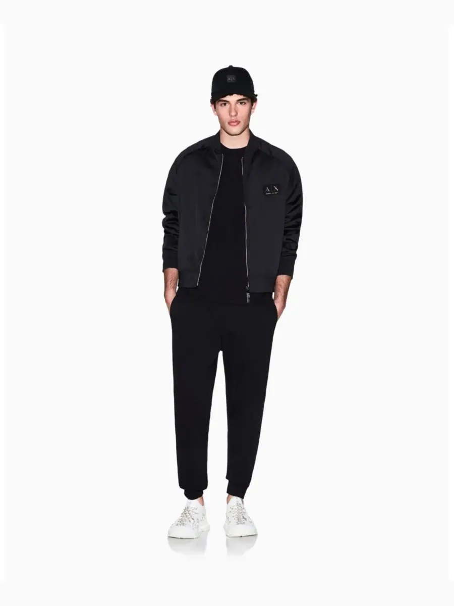 A|X Armani Exchange Мужская черно-золотая футболка с круглым вырезом — изображение 2 из 5, черный