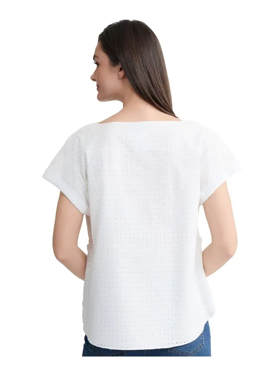 Топ с коротким рукавом и вырезом-лодочка Eyelet Boat Neck Button Detail Jones New York — изображение 4 из 4, белый