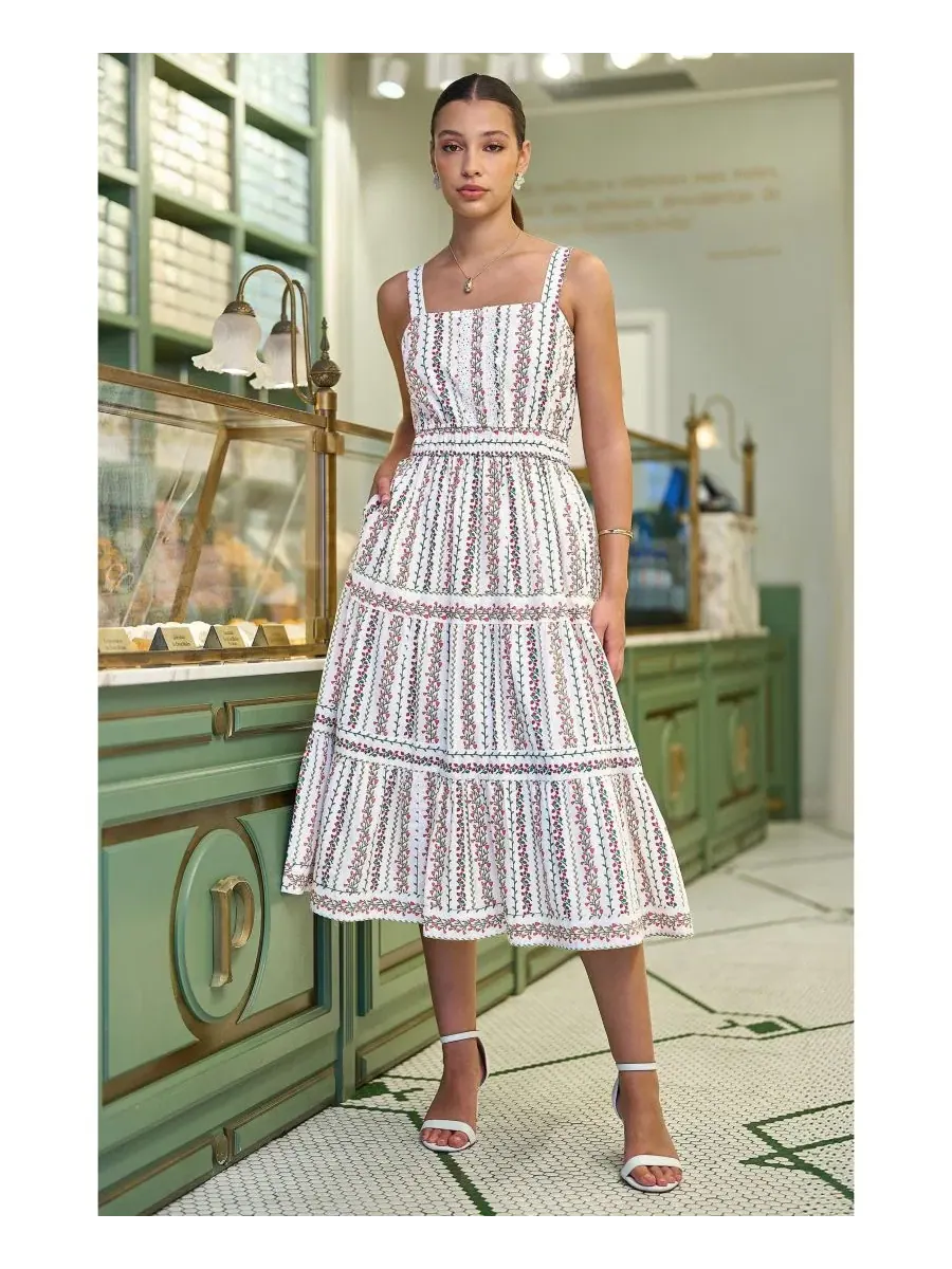 Платье-миди с цветочным принтом и кружевной отделкой Botanical Stripe Lace Trim Yumi — изображение 7 из 8, белый