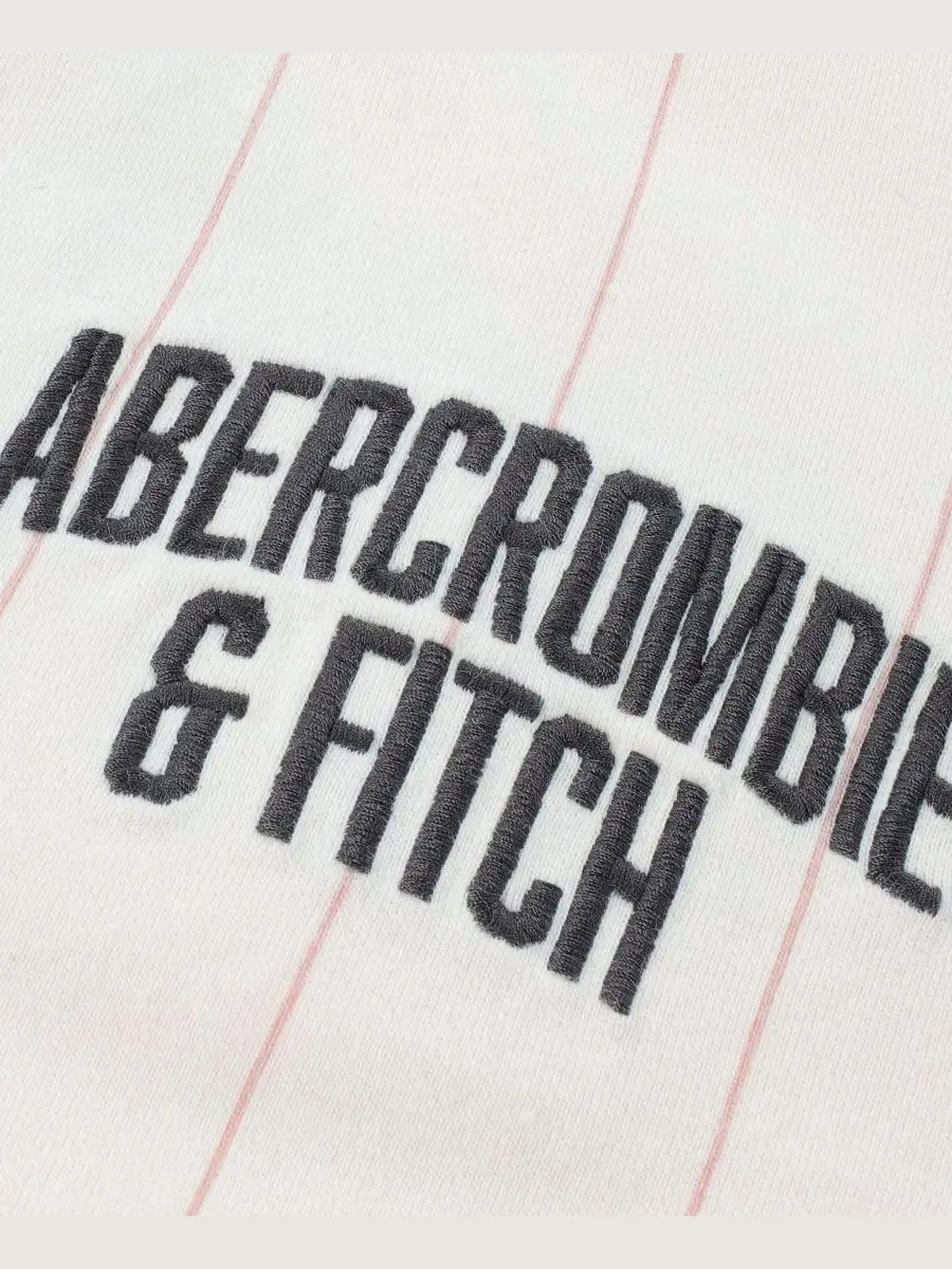 Рубашка с бейсбольной окантовкой для мальчиков Abercrombie Kids — изображение 3 из 4, жет