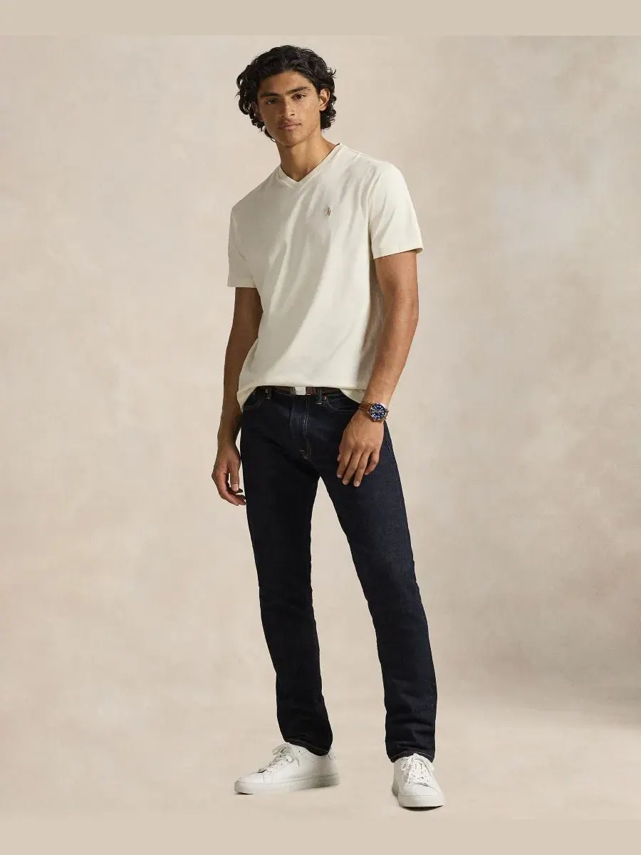 Мужская футболка V-образным вырезом Classic-Fit с вышитой эмблемой Polo Ralph Lauren — изображение 2 из 5, кремовый