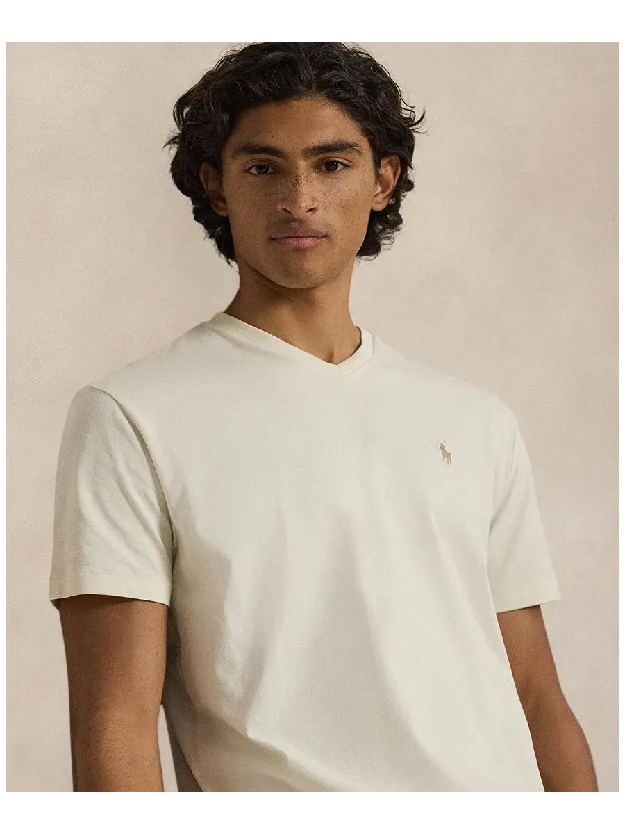 Мужская футболка V-образным вырезом Classic-Fit с вышитой эмблемой Polo Ralph Lauren — изображение 3 из 5, кремовый
