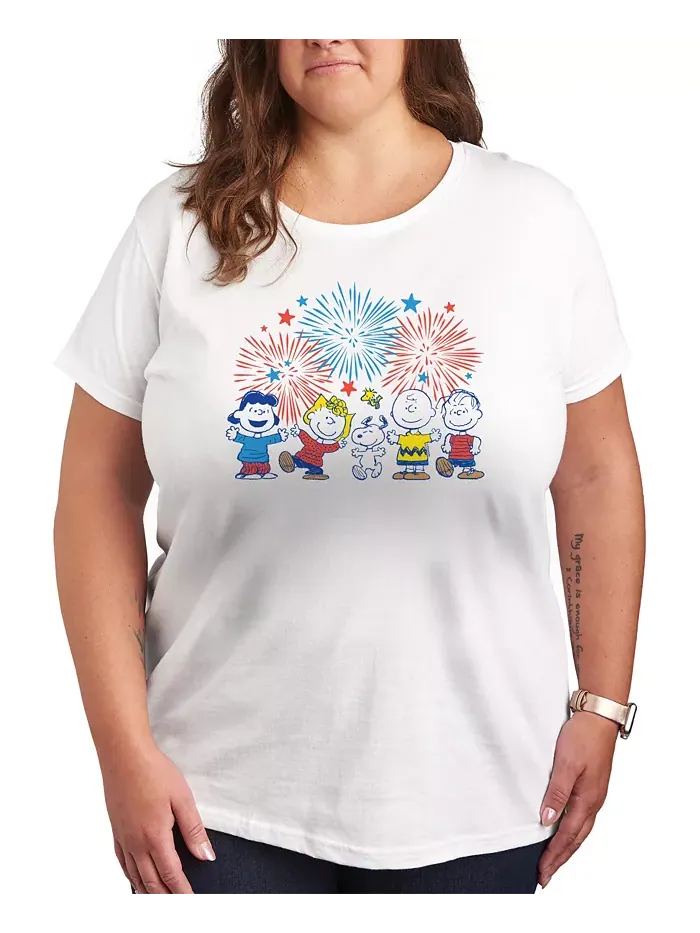 Модная футболка с круглым вырезом Plus Size Peanuts 4th of July с принтом фейерверков Hybrid Apparel — изображение 1 из 3