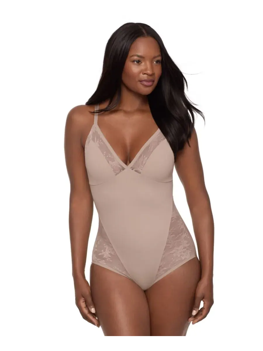 Женский корректирующий боди Modern Romance 2470 Miraclesuit — изображение 1 из 4, штукатурка