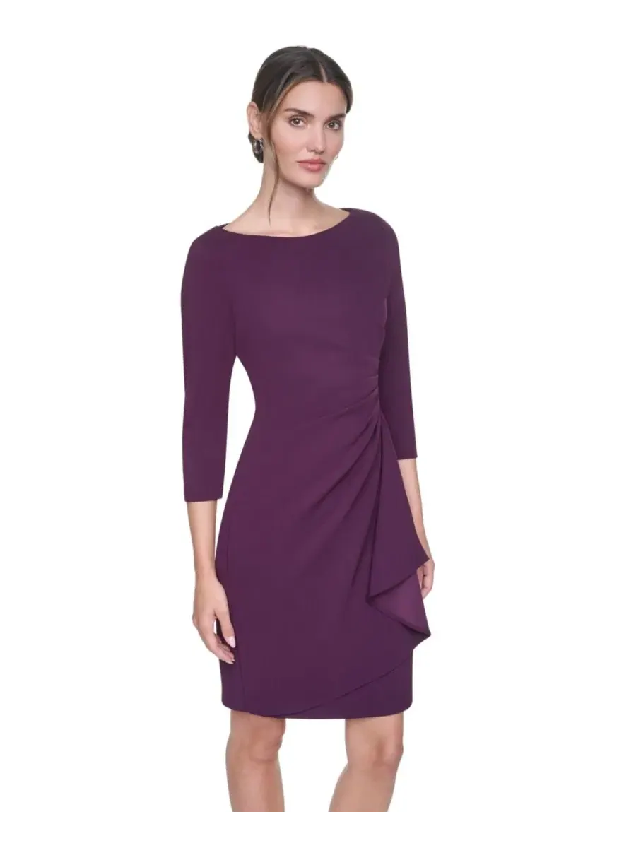 Платье-футляр с драпировкой и лодочкой, 3/4 рукав DKNY — изображение 2 из 5, изюмный фиолетовый